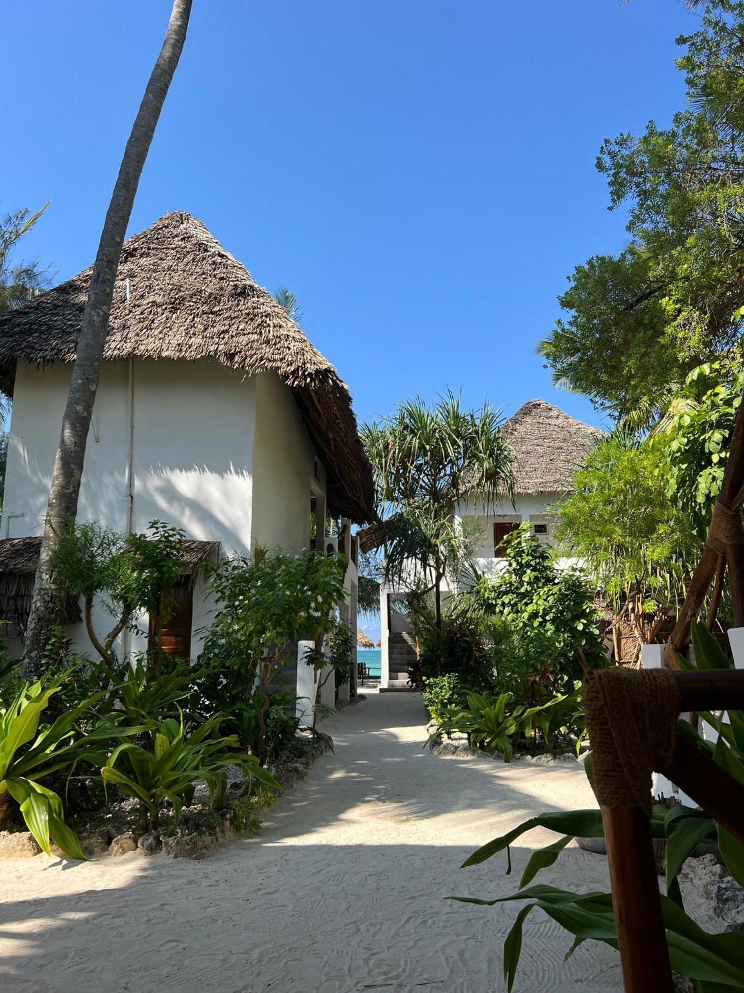 Helwas Zanzibar Beach Hotel Bwejuu Exterior foto